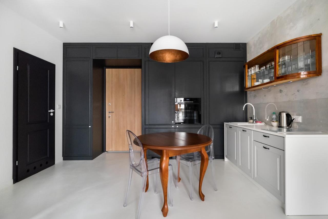 Wola Artistic Designer Apartment Варшава Экстерьер фото