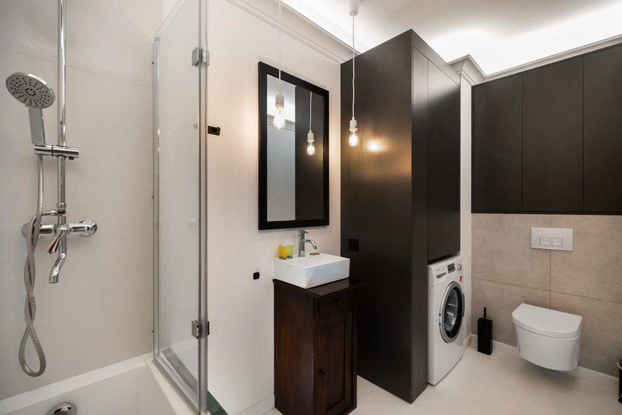 Wola Artistic Designer Apartment Варшава Экстерьер фото