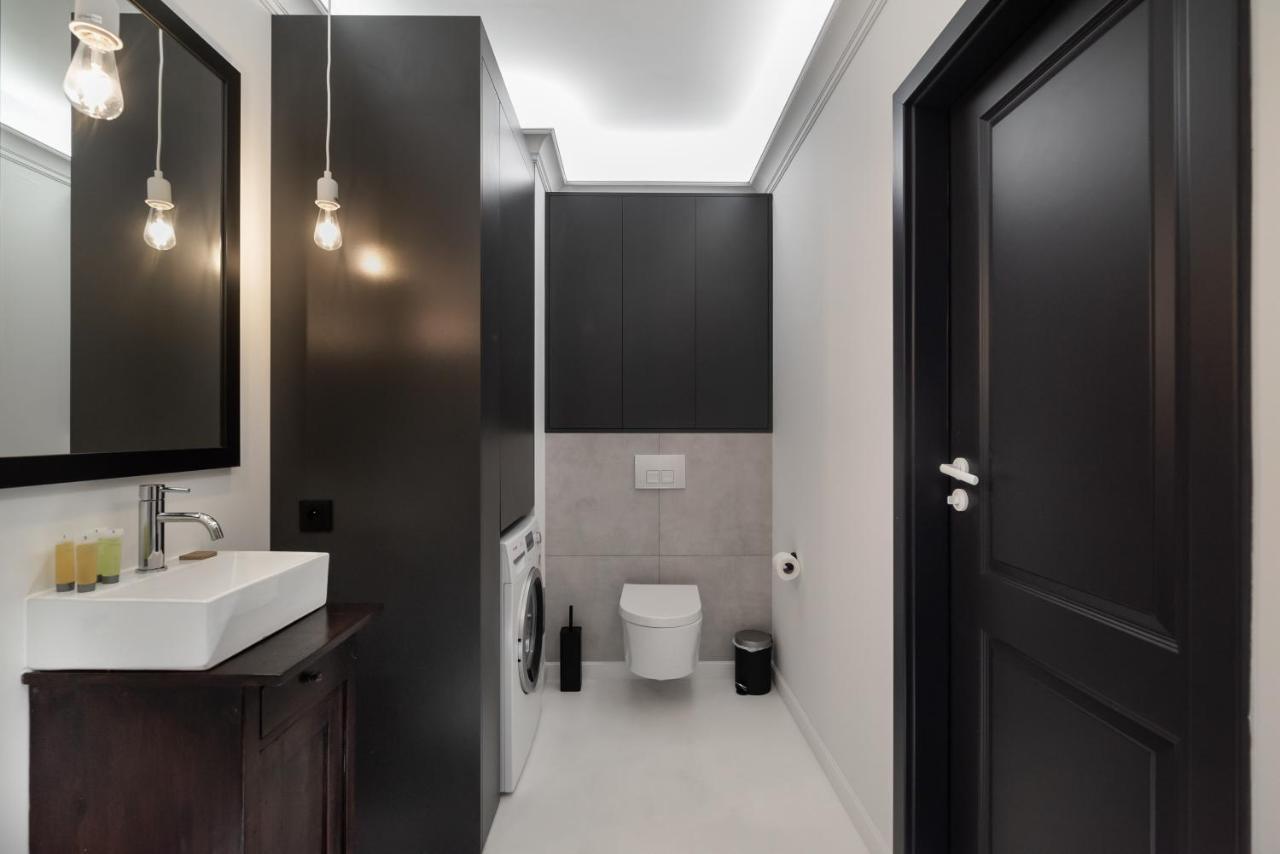 Wola Artistic Designer Apartment Варшава Экстерьер фото
